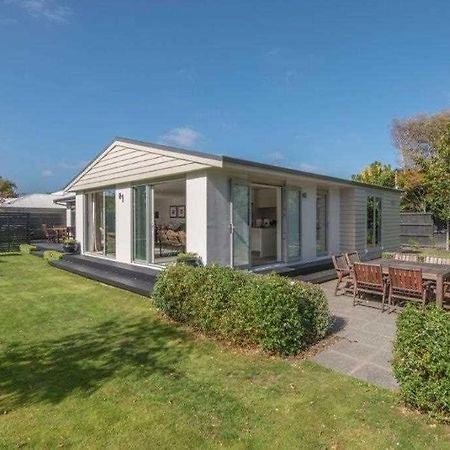 Bed & Breakfast In The Heart Of Fendalton Christchurch Exterior photo