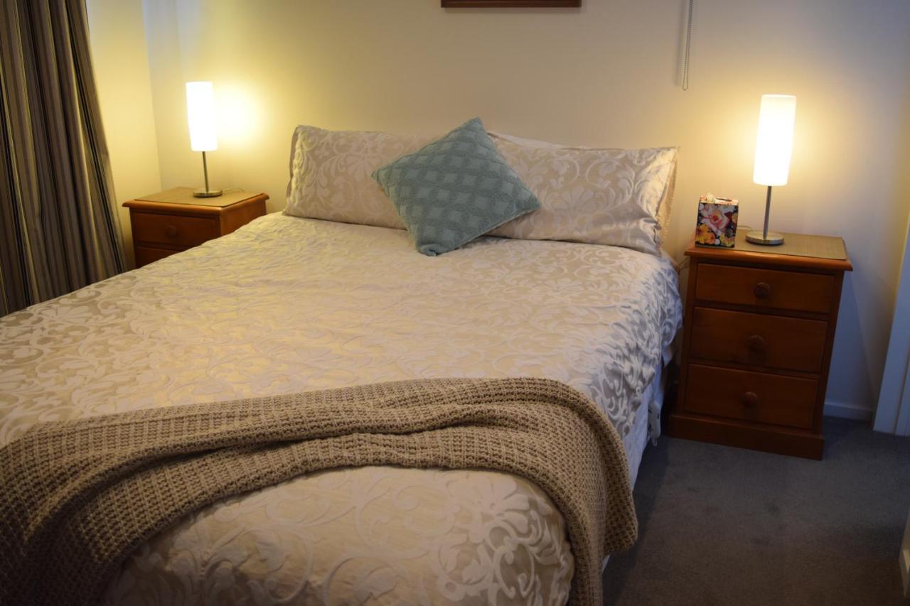 Bed & Breakfast In The Heart Of Fendalton Christchurch Exterior photo