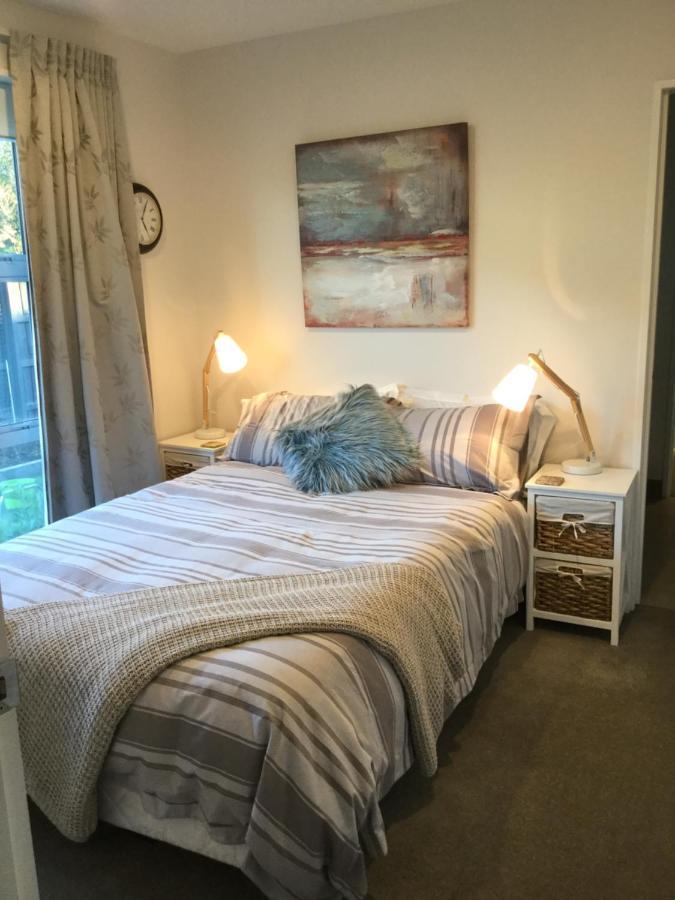 Bed & Breakfast In The Heart Of Fendalton Christchurch Exterior photo